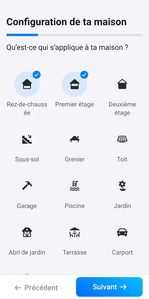 Choix des niveaux dans l'appli Homey : rez-de-chaussée et premier étage cochés, sous-sol, grenier, garage, piscine, jardin, terrasse proposés